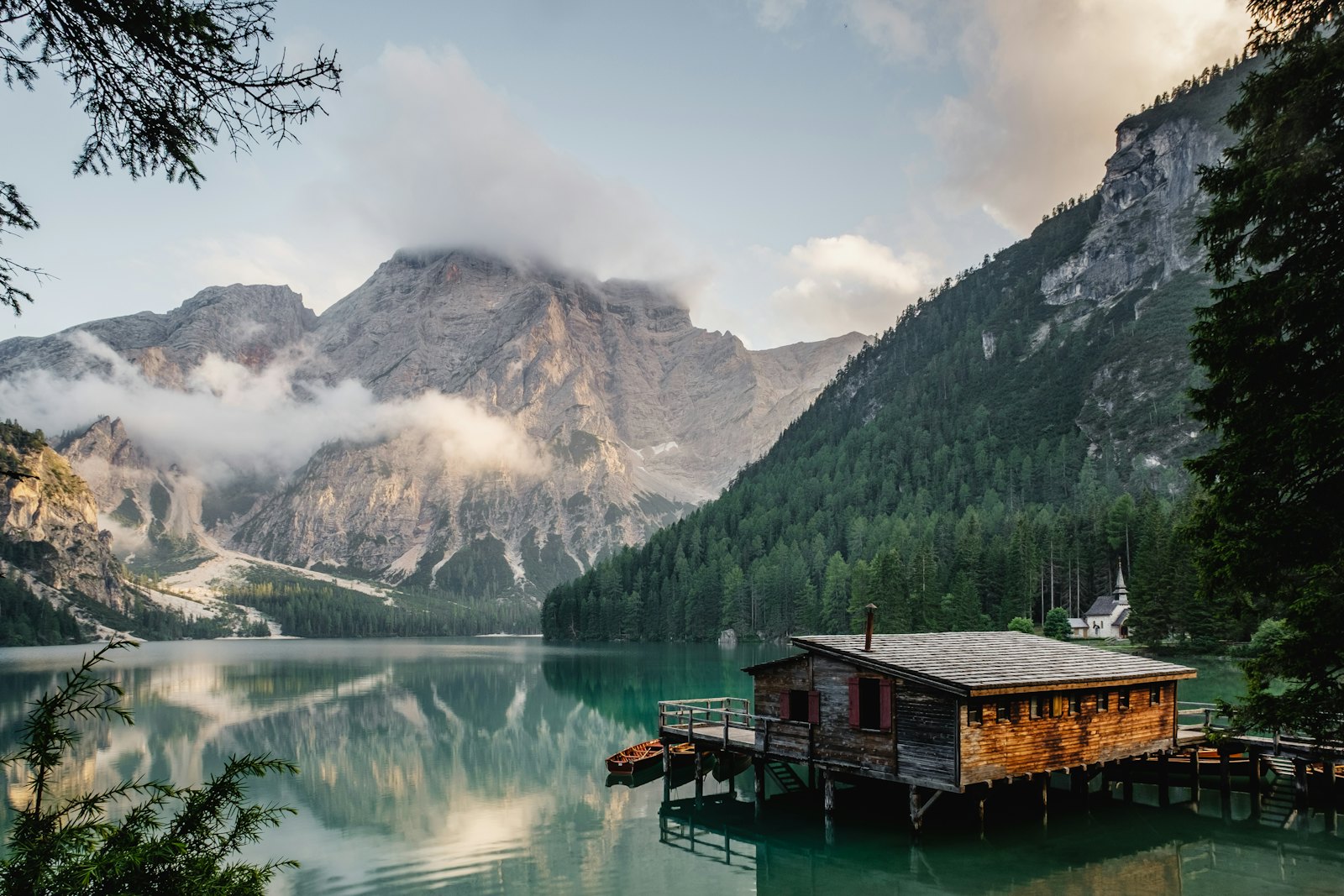A still mountain lake